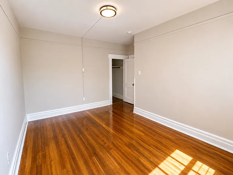 23 Harvard St #12 — Photo 8