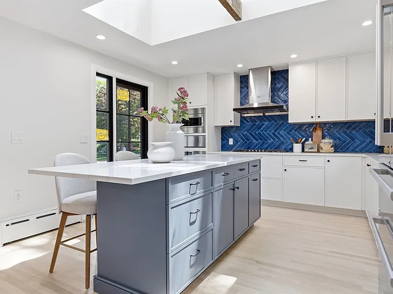 180 Eliot St — Photo 18