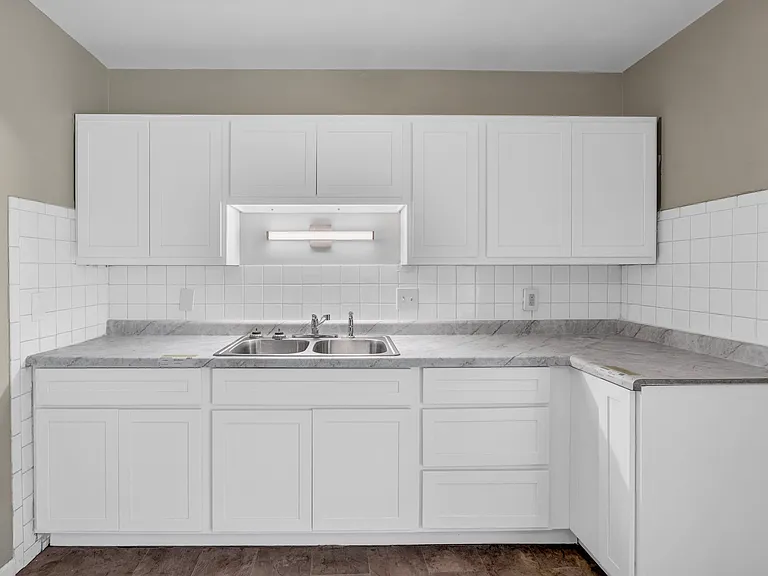 1016 Forestwood Dr — Photo 12