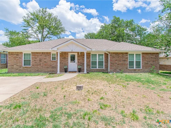 83 Buttercup Loop, Morgans Pt Resort, TX 76513