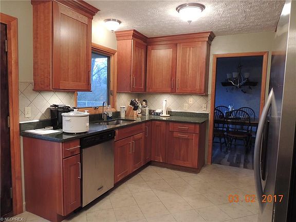 4th image of 320 Janice Dr