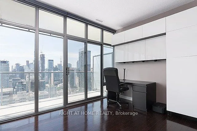 33 Charles St E #2903 — Photo 12