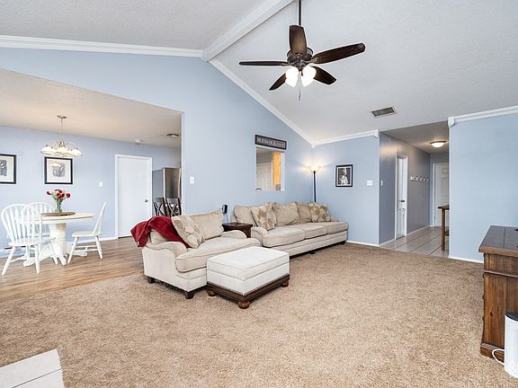 4th image of 1213 Henry Ln