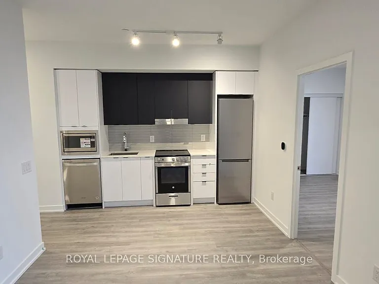 5105 Hurontario St #603 — Photo 5