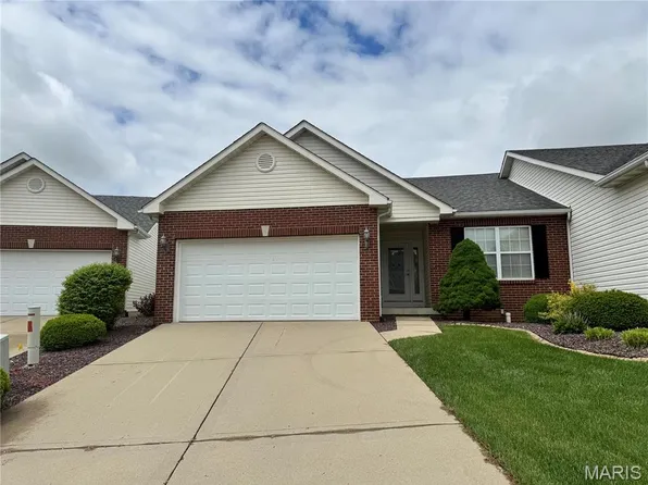 3249 Colby Ct, Swansea, IL 62226