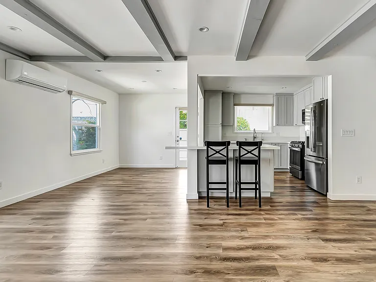 5840 Coldwater Canyon Ave #2 — Photo 8