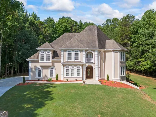 1052 Antrim Glen Dr, Hoschton, GA 30548