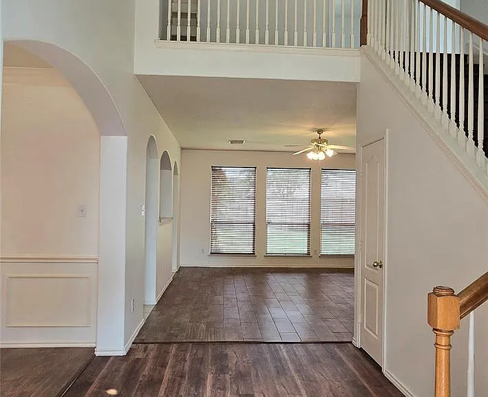 21038 Narrow Gate Dr — Photo 2