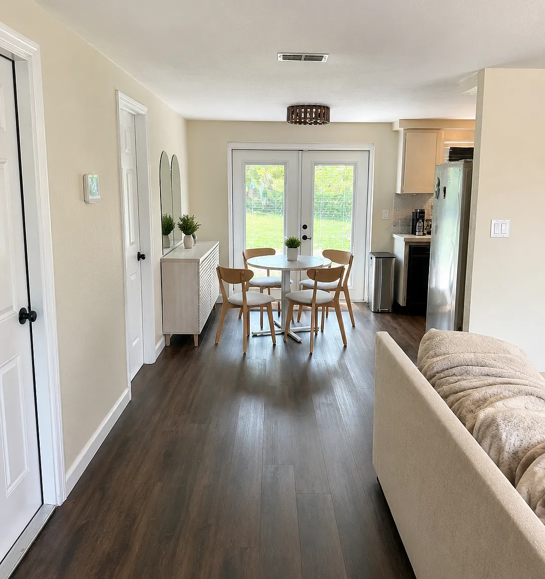 2 bed, 1.5 bath, 1141 sqft, $1,950 — Photo 1