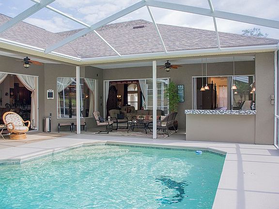 3200 sq ft outdoor living