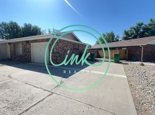 829 Travis Dr, Carson City, NV 89701