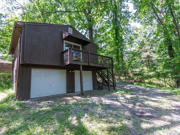 160B Greenwood Rd — Photo 20