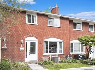 2967 Richmond Rd #I, Ottawa, ON K2B 6S6