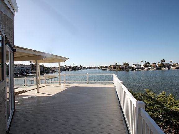 3rd image of 2207 Cove Ct