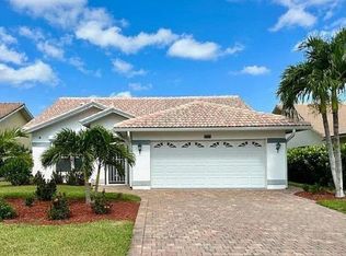 360 Fox Den Cir, Naples, FL 34104