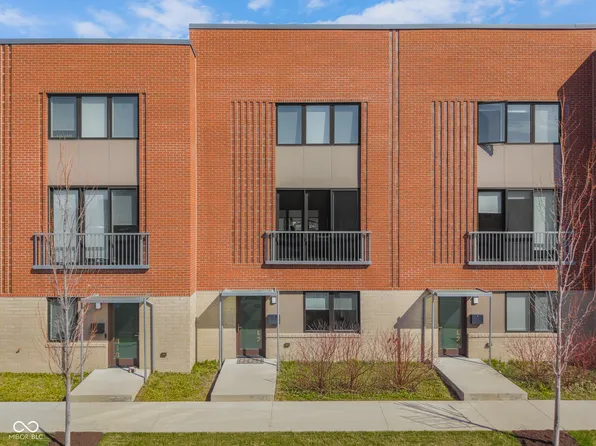 822 7th St, Columbus, IN 47201