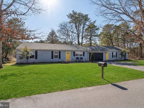 6378 Monmouth Dr, Mays Landing, NJ 08330