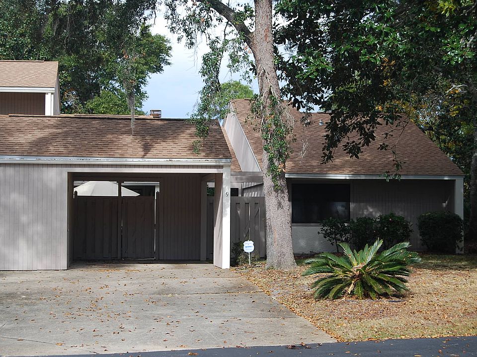 1st image of 800 Bay Dr APT 9