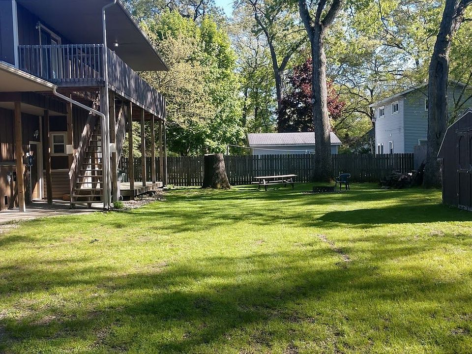 Apt B Yard