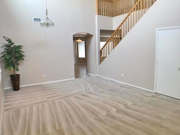 3rd image of 1566 E Gabrilla Dr