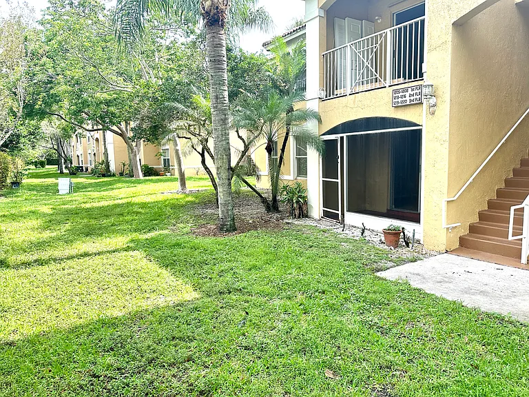 NW 61st St — Photo 18