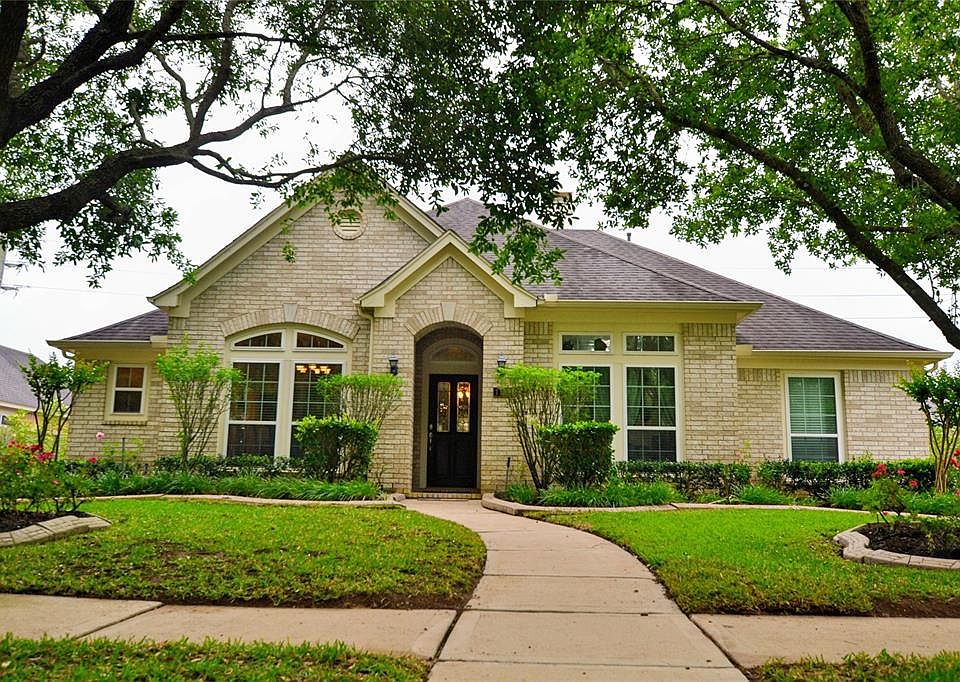 1st image of 1106 Waterside Estates Cir