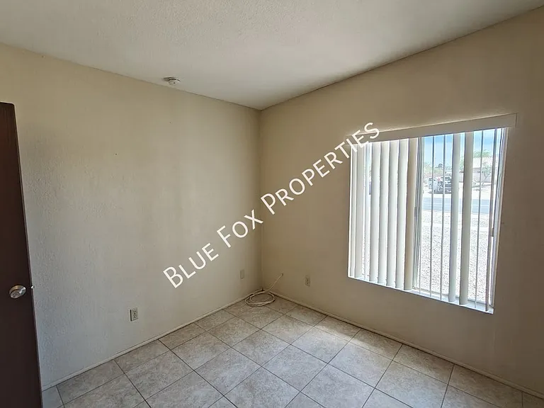 2618 S Camino Seco — Photo 15