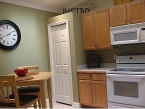 3rd image of 440 Moray Pl