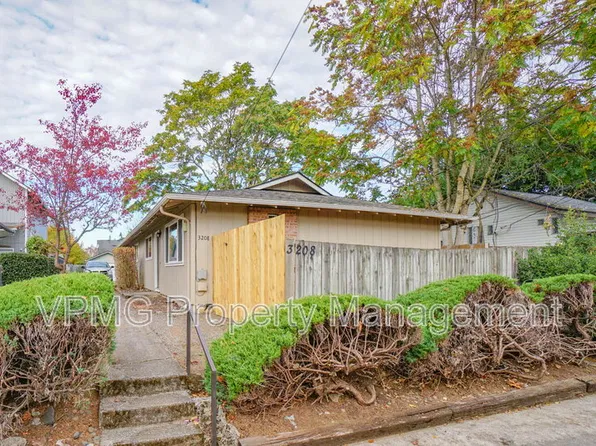3208 M St #1, Vancouver, WA 98663