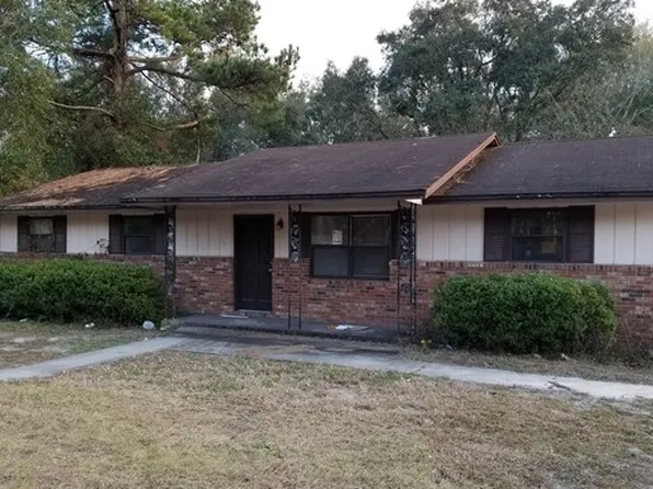 205 W Folsom St, Perry, FL 32348