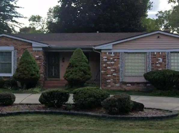 23801 Twining Dr, Southfield, MI 48075