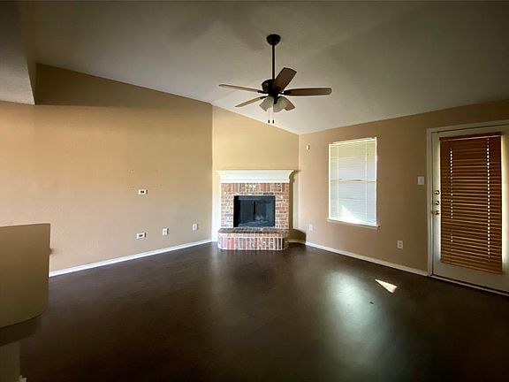 3rd image of 1320 Meadow Rose Trl
