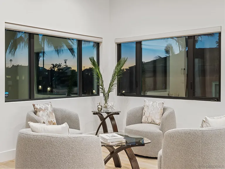 4386 Newport Ave — Photo 13