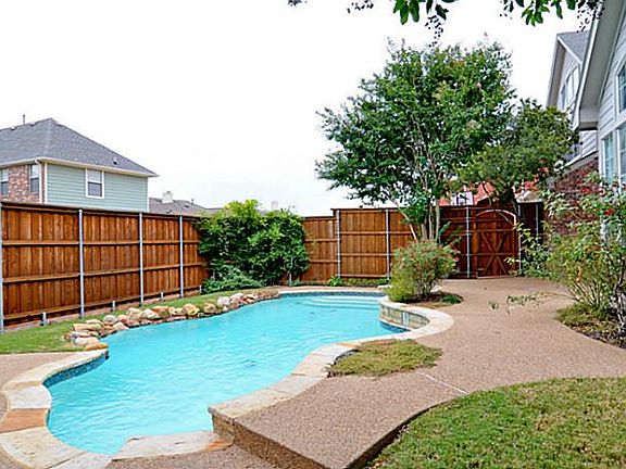 2nd image of 3908 Blackjack Oak Ln