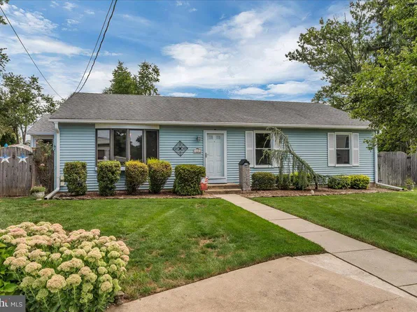 19 Devon Ct, Maple Shade, NJ 08052