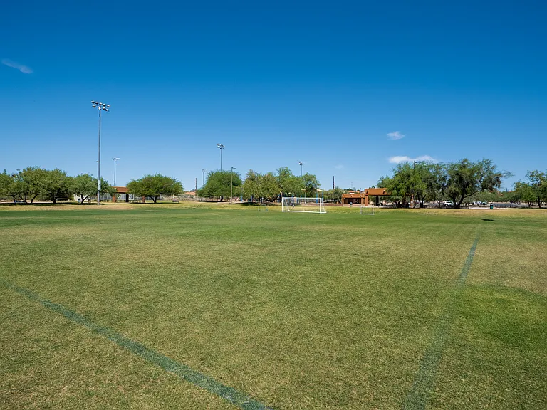 458 W Paseo Rio Grande — Photo 23