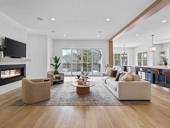 4th image of 6 Vinson Cir