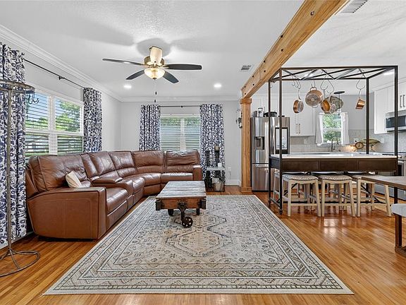 4th image of 1570 IMPERIAL AVENUE
