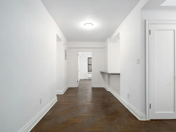 330 East 79th Street image 6 of 24