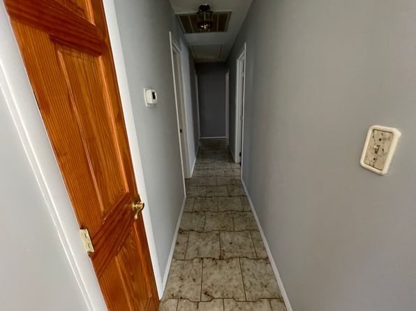 213 Pine Tree Dr