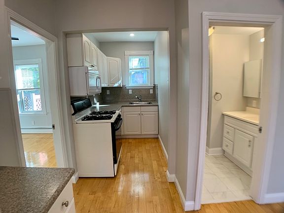 5th image of 30R Forbes St #2
