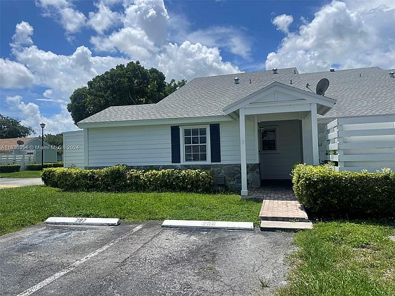 2nd image of 13766 SW 147th Circle Ln #20
