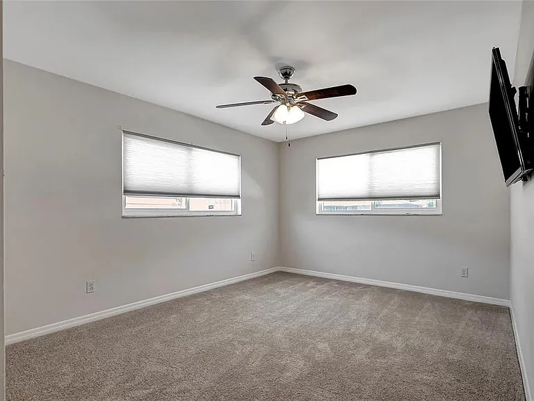 809 Jacaranda Dr — Photo 8