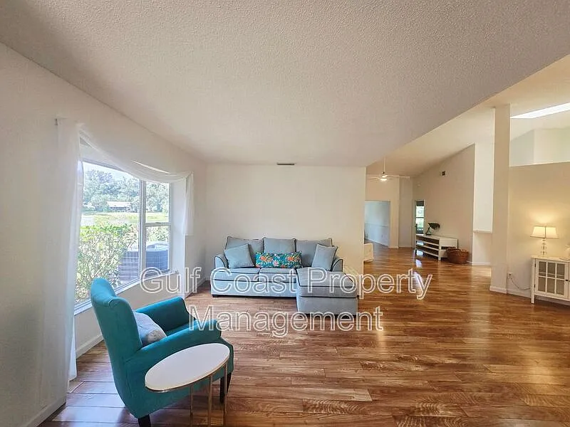 2 bed, 2.0 bath, 1735 sqft, $2,299 — Photo 3
