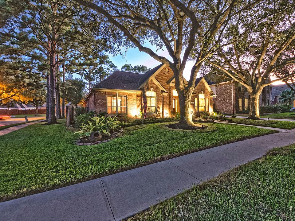 1st image of 2111 Crescent Coral Dr