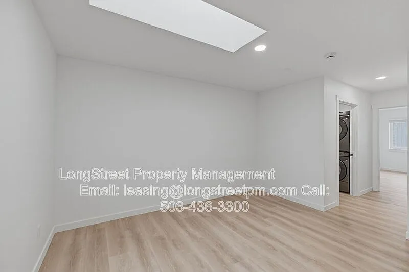 3 bed, 2.0 bath, 1300 sqft, $2,195 — Photo 4
