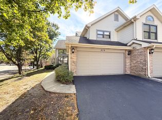 879 N Auburn Woods Dr, Palatine, IL 60067