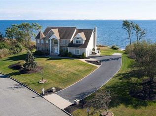 2 Marina Ln, Patchogue, NY 11772