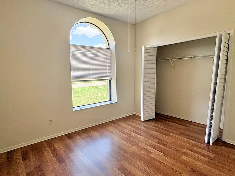 2224 Fairmont Cir — Photo 13