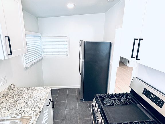 2nd image of 468 A Ave #1/2